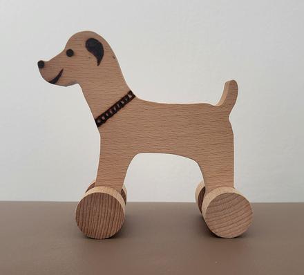 Drevený pes na kolieskach, 
