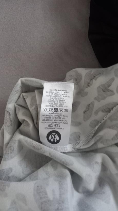 Dievčenské šaty, 128