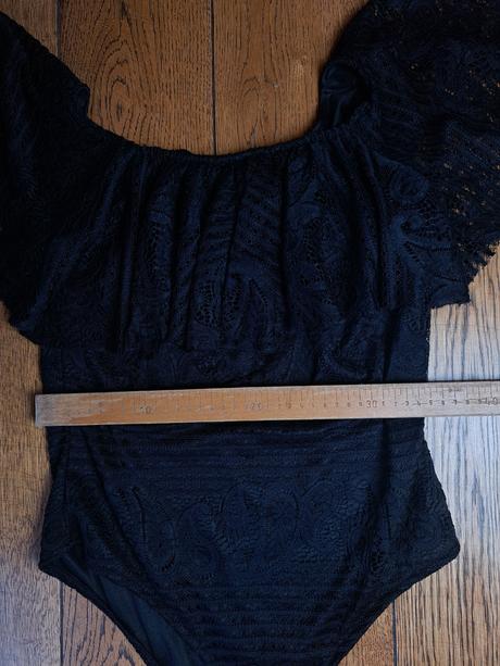Boohoo čierne čipkované body, l