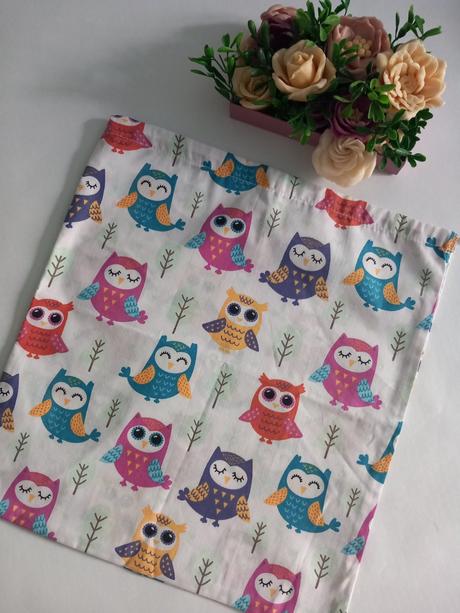 Vrecúško do školy farebne sovičky,