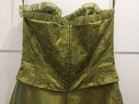 Plesové/spoločenské šaty, 38