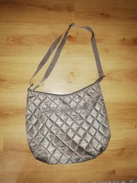 Kabela cez plece, avon