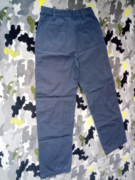 Modré nohavice, alive,152