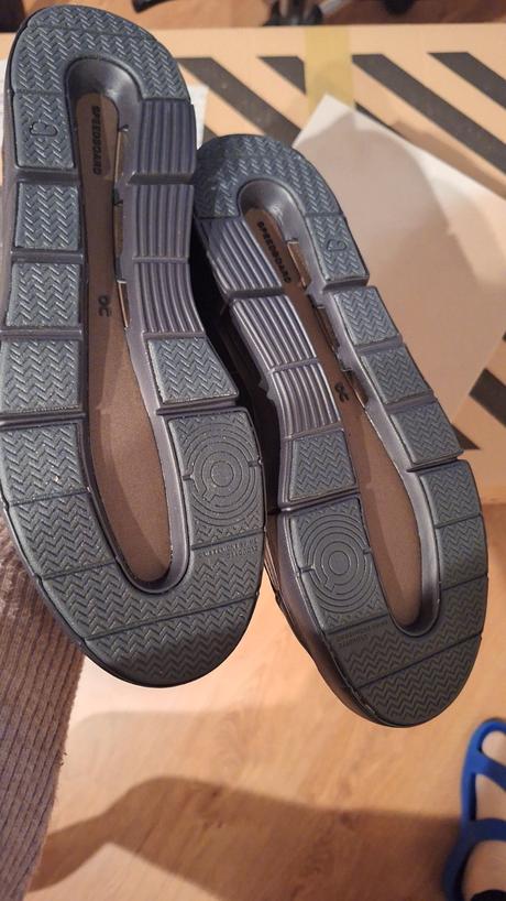 Kvalitné značkové tenisky, 42