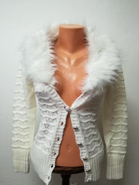 Biely svetrík s bundičkou, m