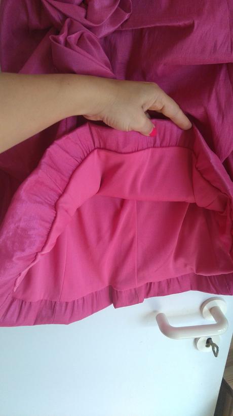 Spoločenské šaty vo výraznej cyklamenovej farbe, m