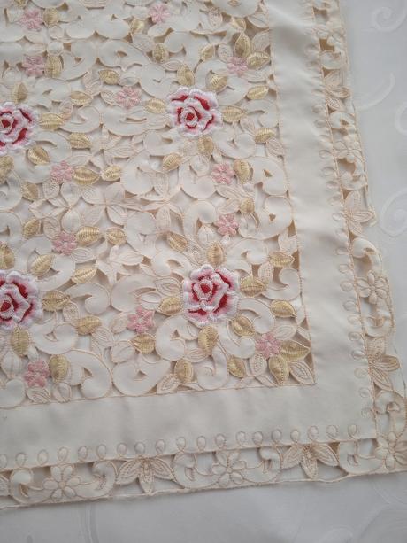 Kvetovaný obrus štvorec, 