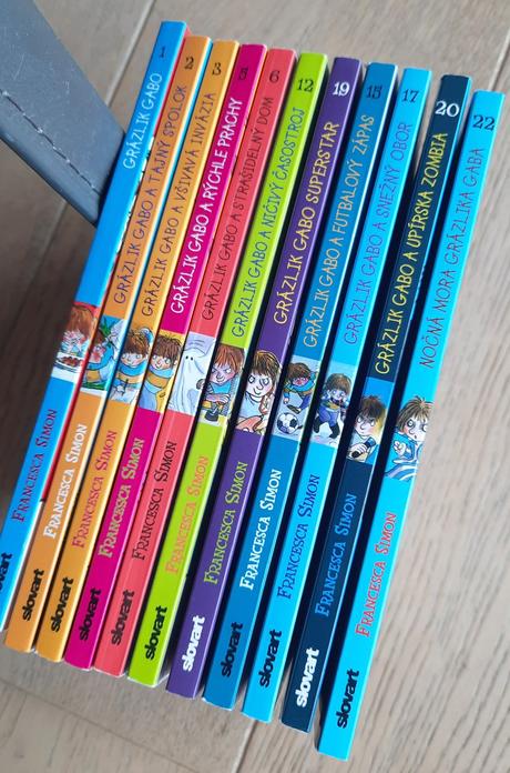 Knižky, séria 11 ks knižiek, grázlik gabo, 
