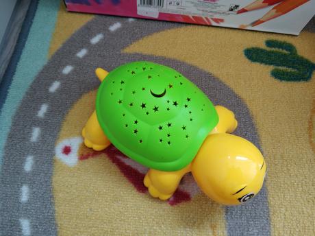 26de_svietiaca korytnacka, zirafka s kladivkom, 