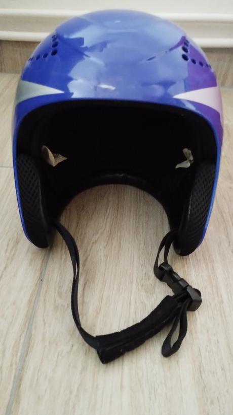 Snowboardová prilba, 