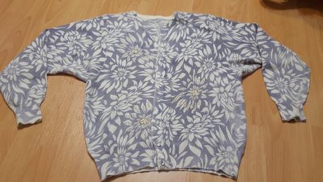 Sveter s perličkami z angorskej vlny, l