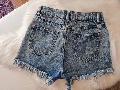 Šortky, 34
