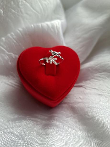 Strieborný prsteň holubica, 