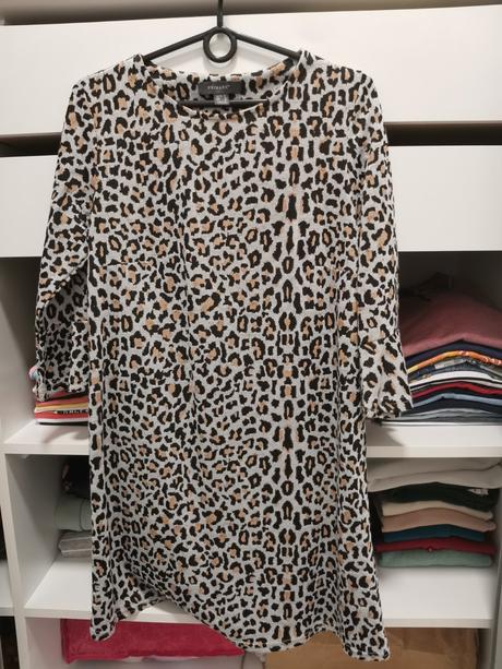 Tigrovane šaty, 38