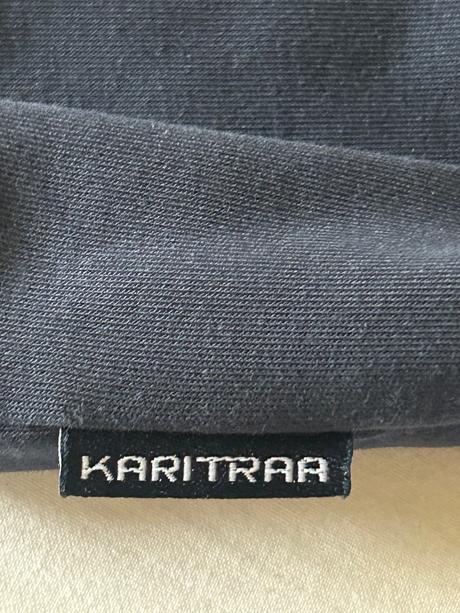 Tmavomodrá bavlnená čiapka zn.kari traa,