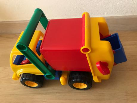 Smetiarske auto so šoférom, 