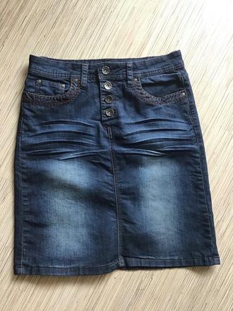 Krásna elasticka sukňa, 38