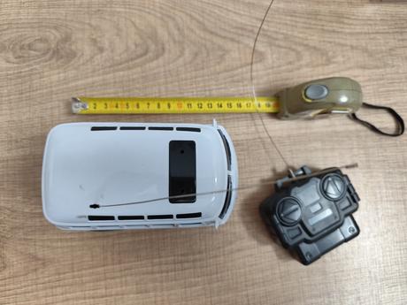 Minibus na dialkove ovladanie, 