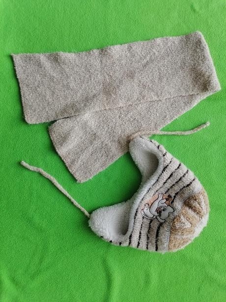 Čiapka a šál, 110