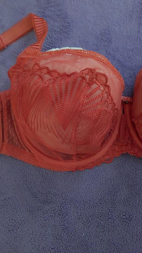 Krásna červená podprsenka veľ. 80f, 80f