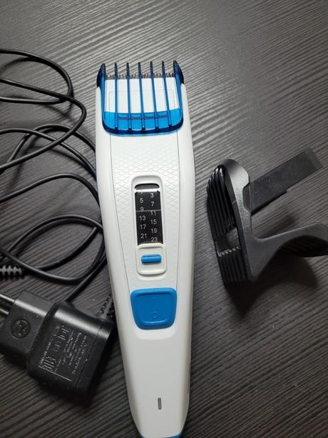 Philips zastrihávač vlasov a fúzov,