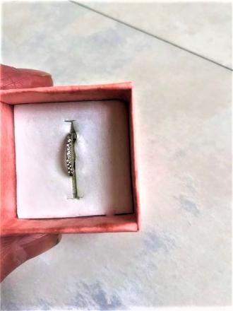 Zlaté náušnice so zirkónmi,