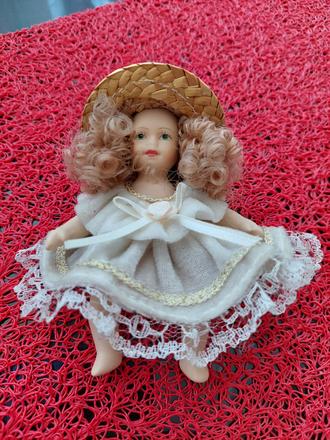 Porcelanová bábika 13 cm,