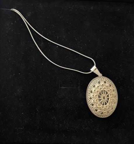 Paličkovaný strieborný nahrdelník, 