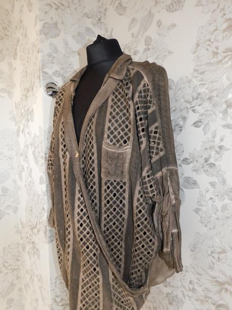 Pekna trendy bluzka, 40