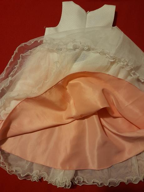 Spoločenské šaty, 104