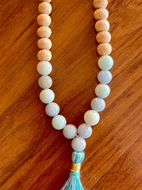 Náhrdelník japa mala kameň angelit s drevom,