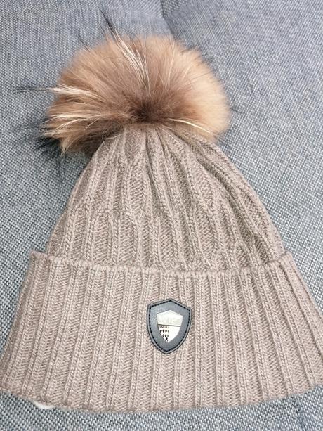 Čiapka s pravou kožušinou, 56