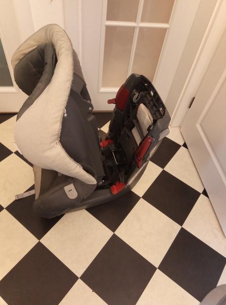 Autosedacka romer, römer