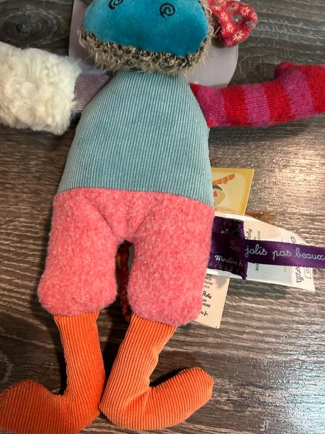 Moulin roty - somarik v ruzovych nohaviciach,