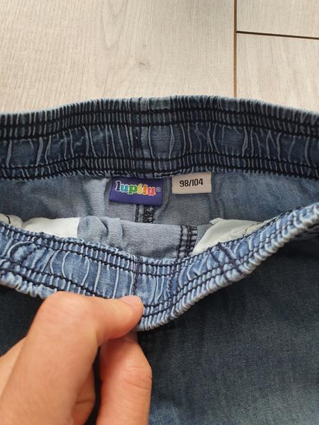 Kratke nohavice, lupilu,104