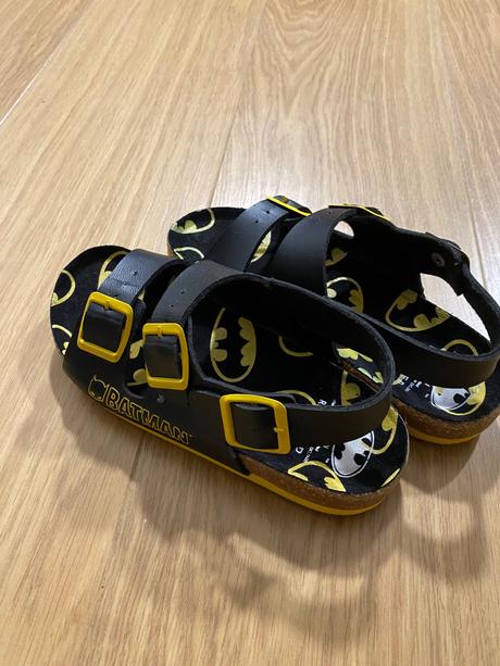 Batman nové sandále, 32