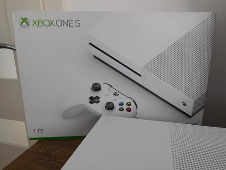 Hracia konzola xbox one s,