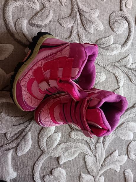 Čižmy pre dievčatá, authority,25