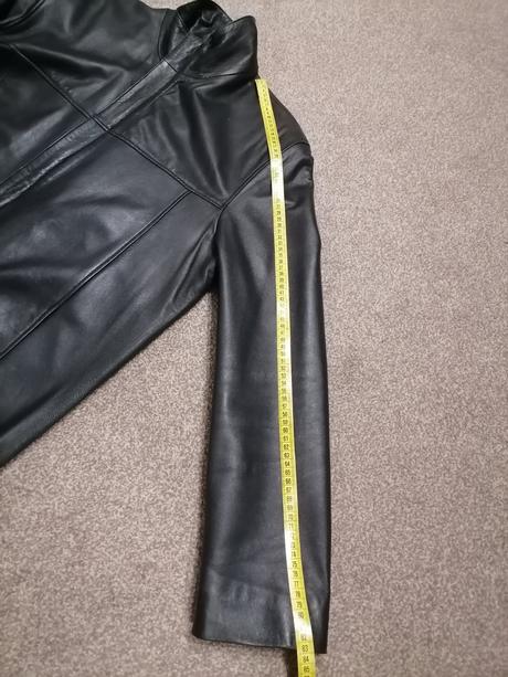 Kožená bunda, 54