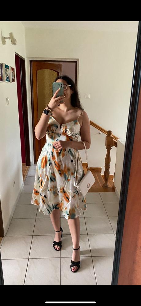 Krémové šaty na ramienka, m