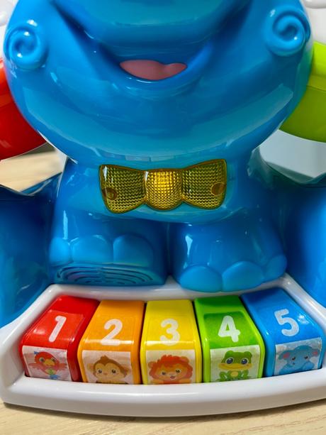 Interaltivny slon baby clementoni, 