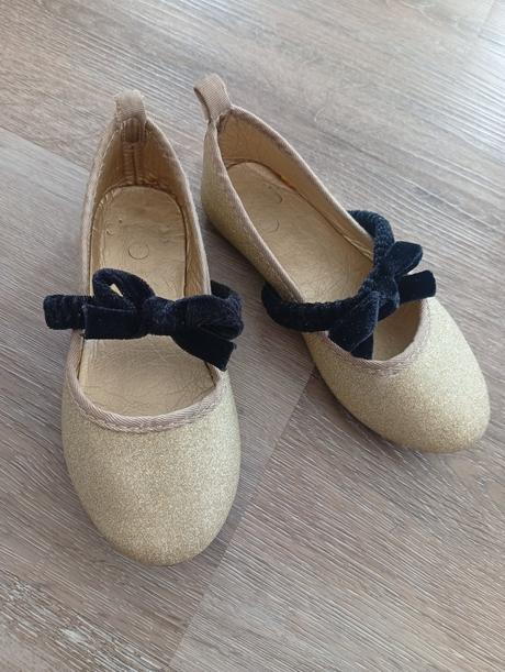 Zlaté balerínky, 27