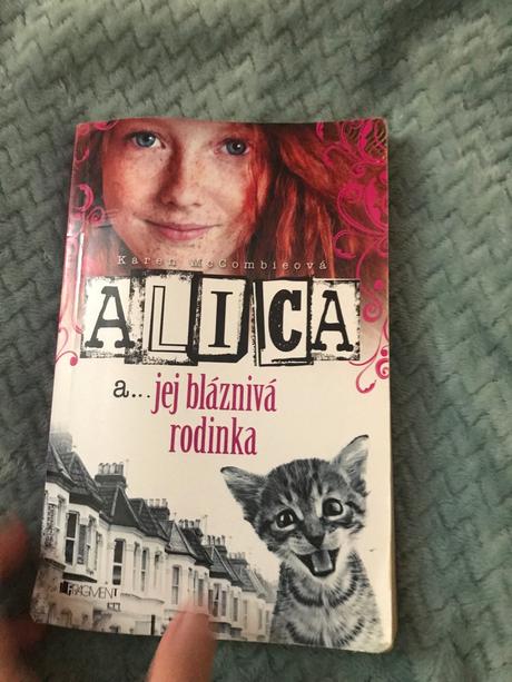 Kniha alica a jej bláznivá rodinka, 