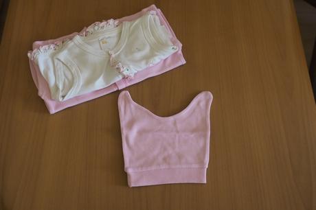 Dojčenská súprava s vestičkou, 56