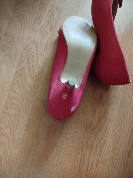 Červené lodičky, 37