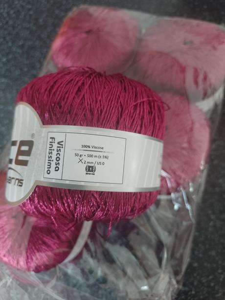 6ks nová priadza zn.ice viscose 50g-500m,