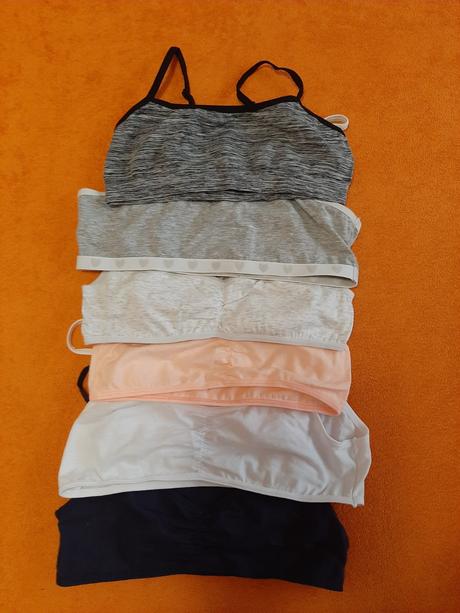 Predám dievčenské podprsenky, xs
