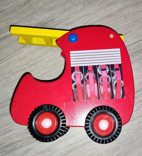 Drevené hasičské auto, 