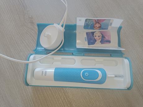 Elektrická zubná kefka frozen,