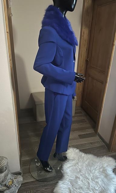 Kráľovský modrý nohavicový kostým zn. gaudi it 44, l / m